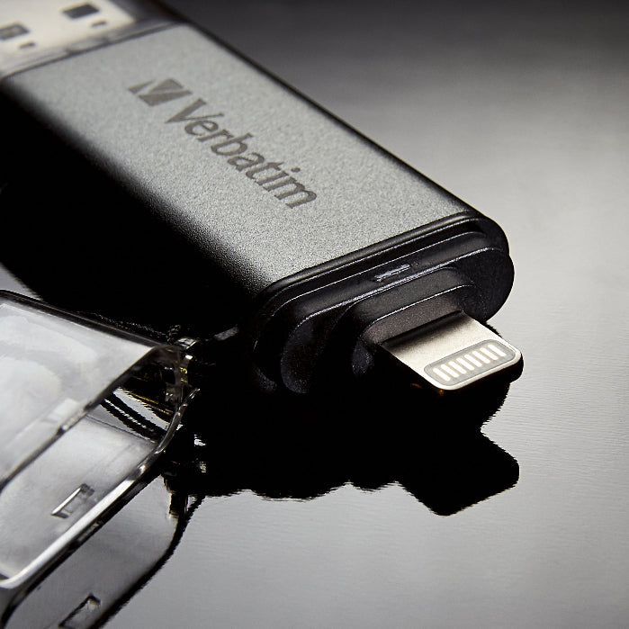 Verbatim USB drive with keychain on a dark background