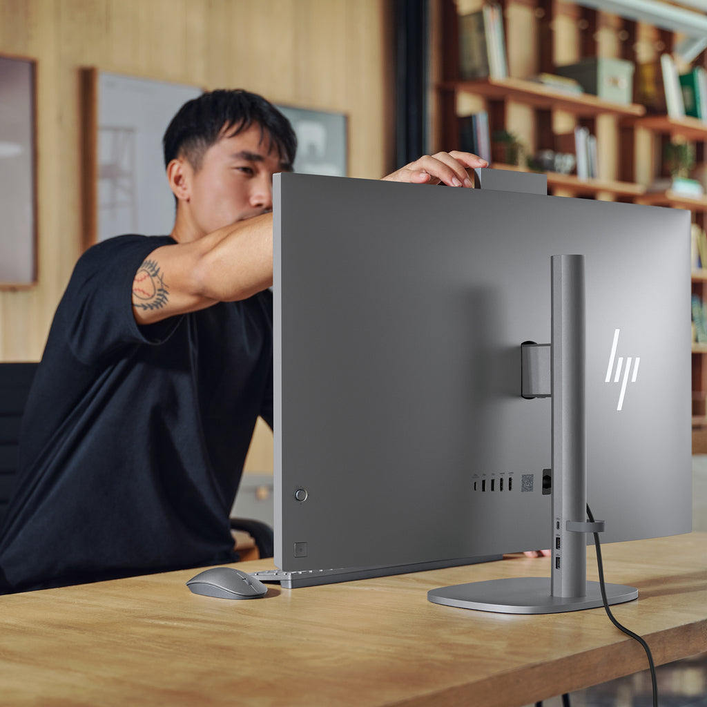 HP OmniStudio X All-in-One Desktop Next Gen AI 32-c1010 PC